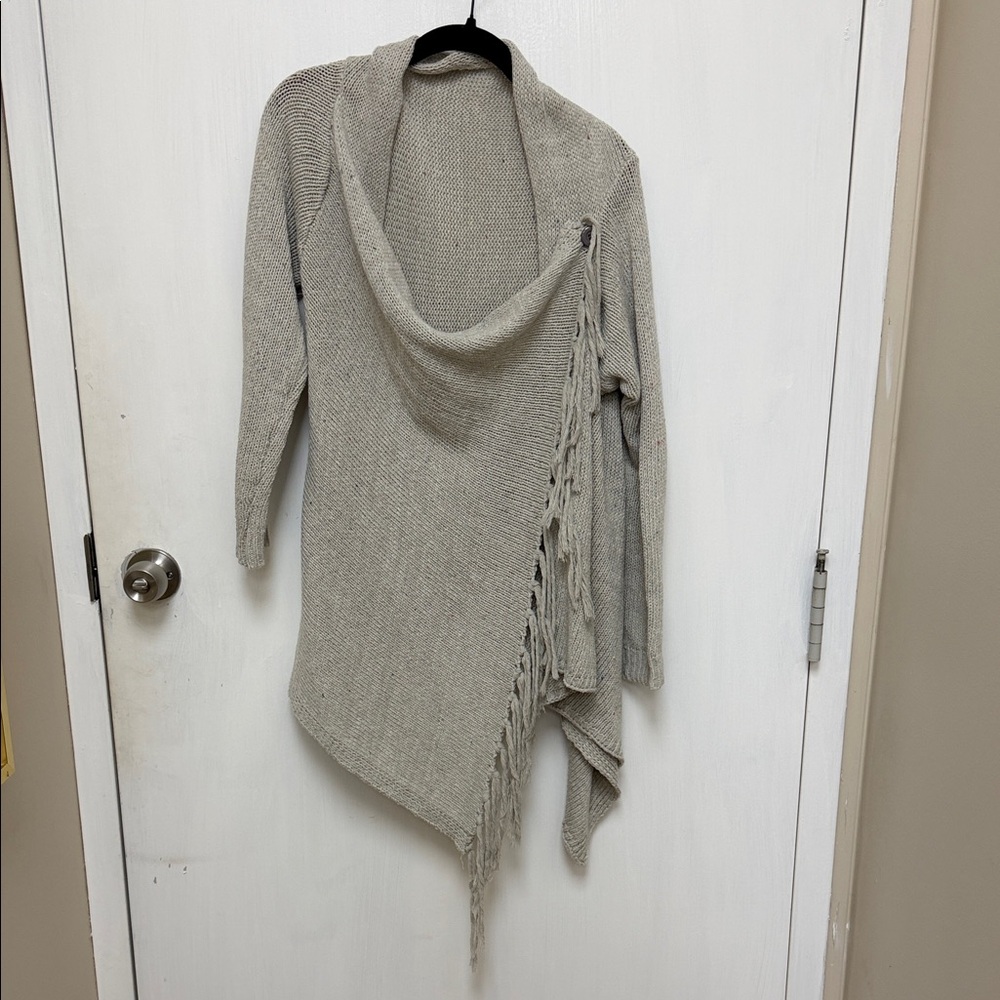Elegant Gray Women's Sweater with Fringe